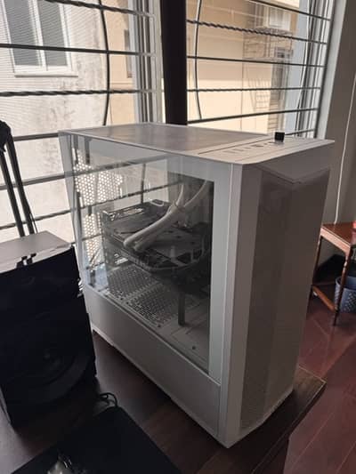 High-Performance Gaming PC – Smooth FPS – Great Condition