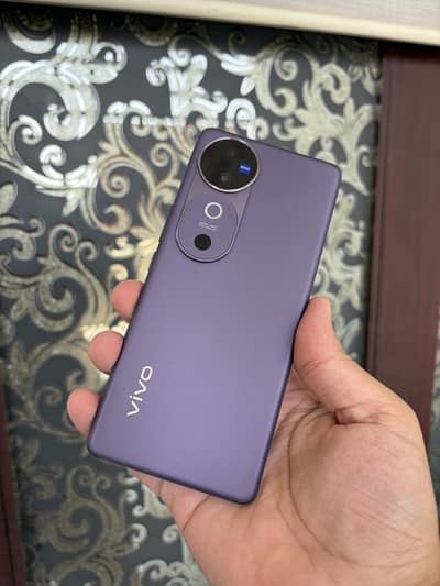 Vivo V40 256GB for Sale - Purple Color Official PTA Approved