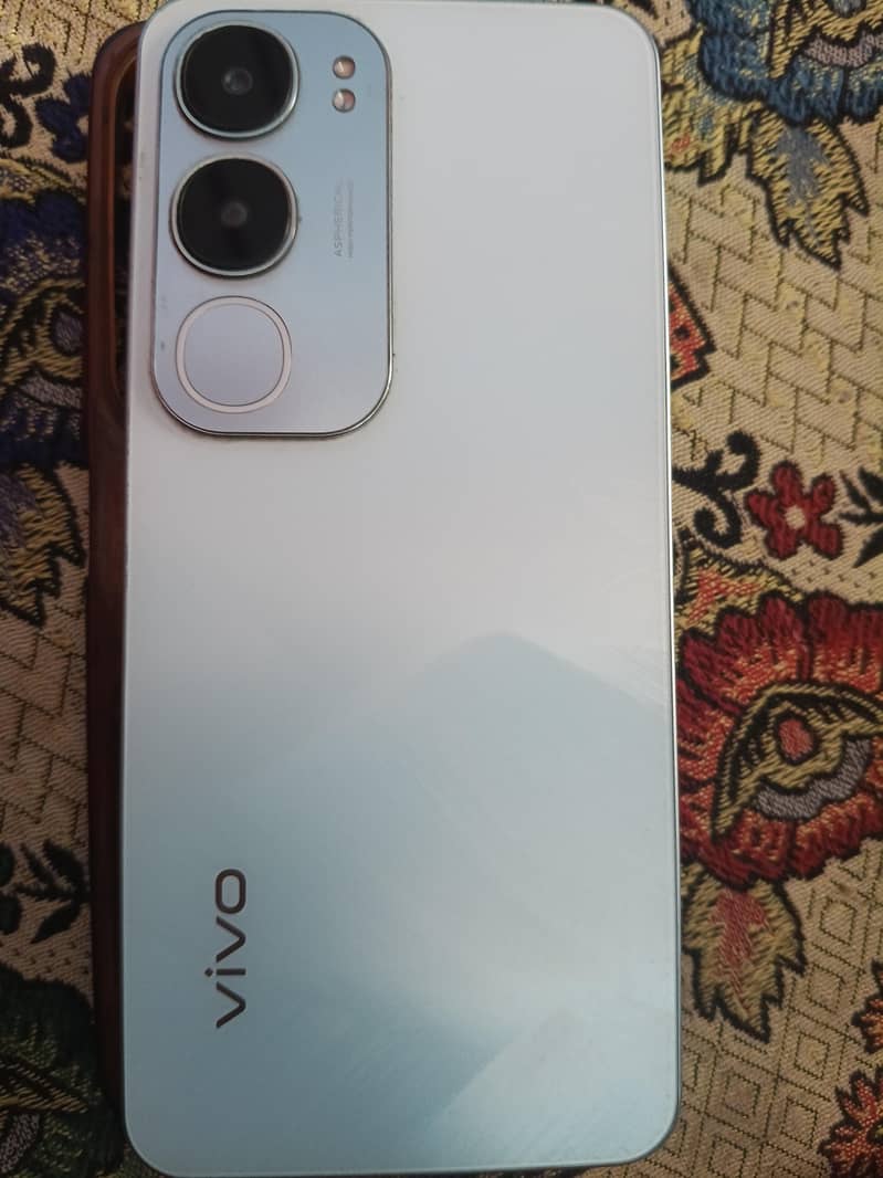 کنڈیشن بالکل صاف ہے 0