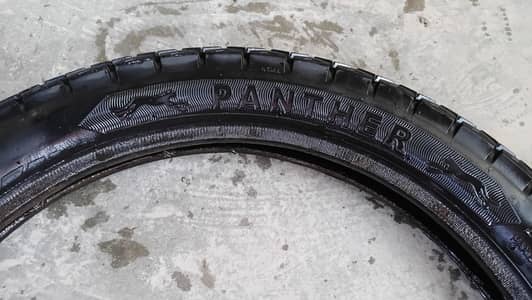 Honda 125 back tyre 10/9 condition me hain Bikul ok hain Panther tyre