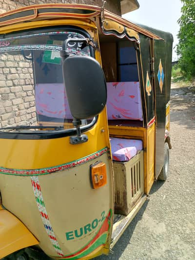 Tez Raftar rikshaw 6 seater