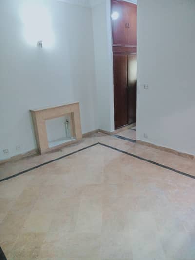 Upper portion for rent in g11