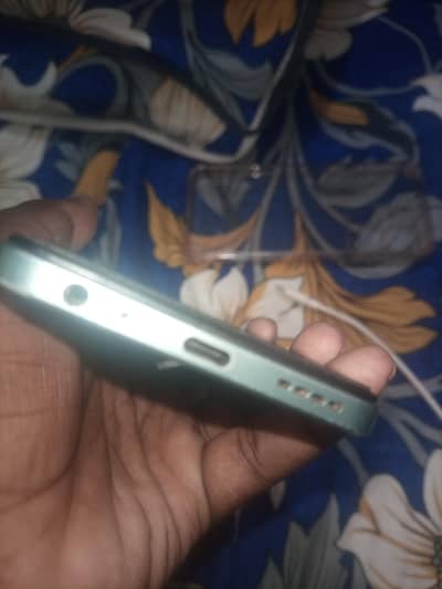 vivo y22 mobile ha box or charger ha mobile OK ha  4/64 03476289306