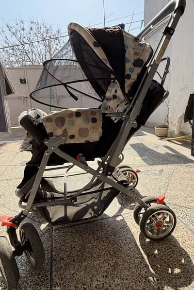 Baby Stroller / Pram in Good Condition – Lightweight & Foldable
