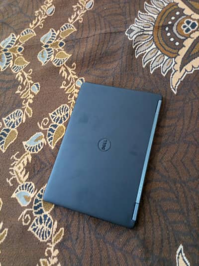 Dell 7250 i7 5th generation 8GB RAM 128 SSD ROM