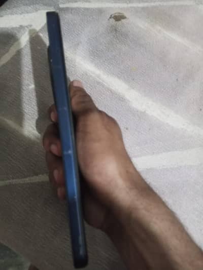 6Ram 128gbrom10/10Condition  box & charger available