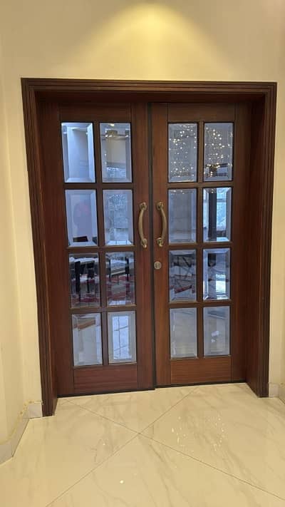 10 Marla Top notch owner built house for sale luxury & furnished, near to main boulevard  solid construction,