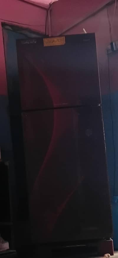 Orient Refrigerator - 100% Working Condition (Front Glass Cracked)