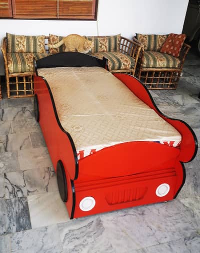 Custom Biuld Heavy Car shape kids Bed with Mattress for sale