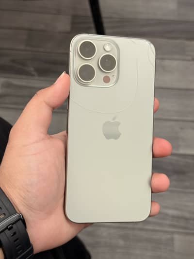 iPhone 15 Pro Max Natural titanium