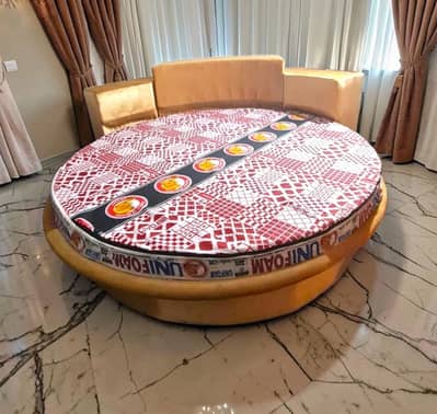 Luxury Round Bed With Metrass Available For Urgent Sale