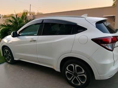 Honda Vezel Z package model 2015 import 2020