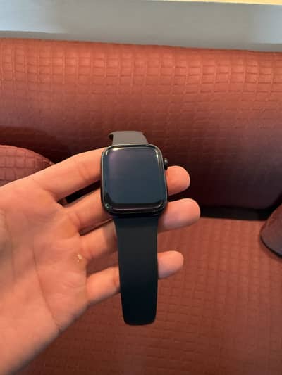 Apple watch series 7 98% battery health