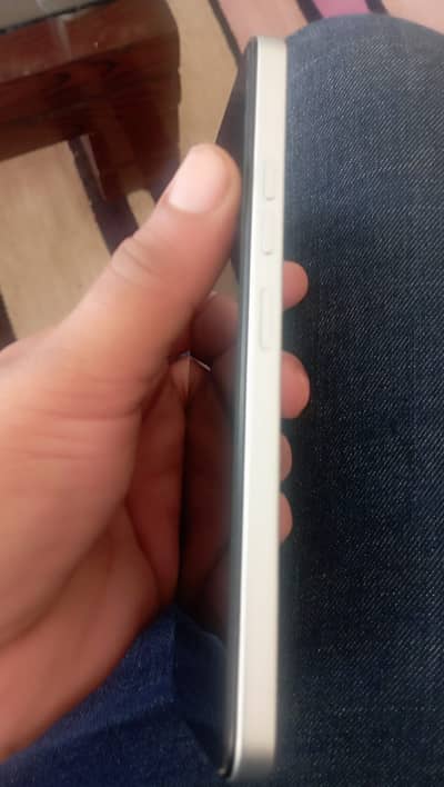 I am going to sale my mobile it's in a good condition 10/10