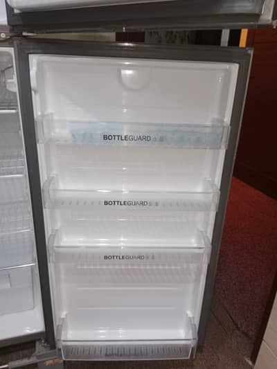 Haier Refrigerator 11 (cuft)