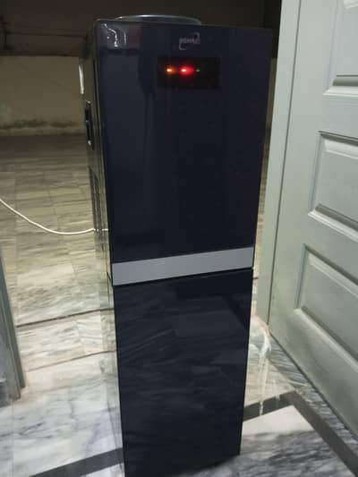 Homage Water Dispenser