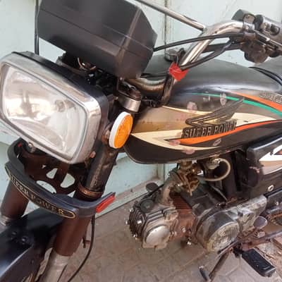 Bike Korangi Nasir jump