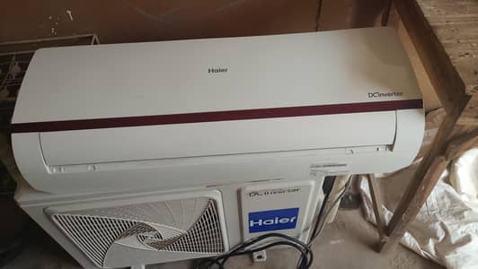 1,5 ton invater ac 2 month ues