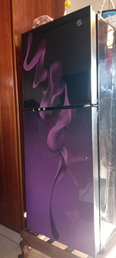 Pel refrigerator Good condition what's App 3014901874