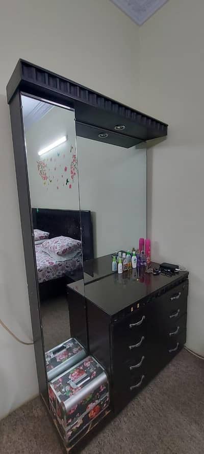 dressing with maximum space for accessories