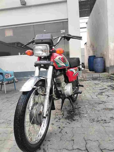 HONDA CG 125! Model 2023! Bike Km 21187! contact 03030223349