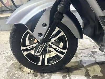 Eveon Joy 2025 Mint Condition Low Mileage Under Warrenty