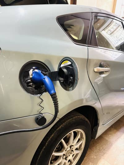 Toyota Prius PHV Plug-in-charge
