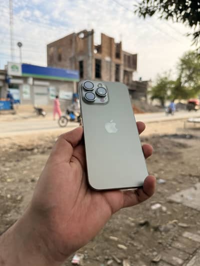 iPhone 16 pro max natural titanium