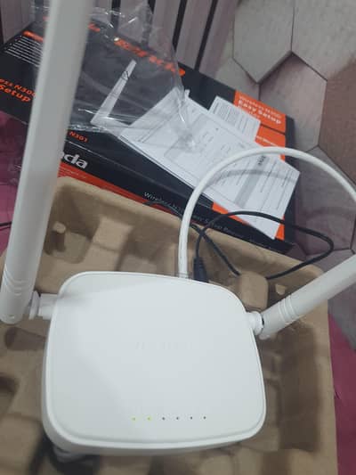 Double Antenna Tenda Router for Sale.