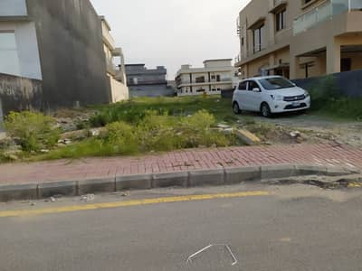 50 Feet Front Back Open 15 Marla Extra Land Plot for Sale