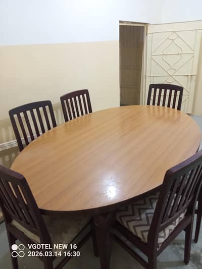 6 sitar dining table good condition