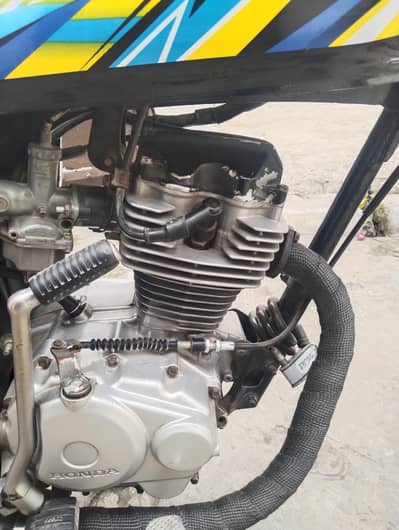 2011model saaf bike hai