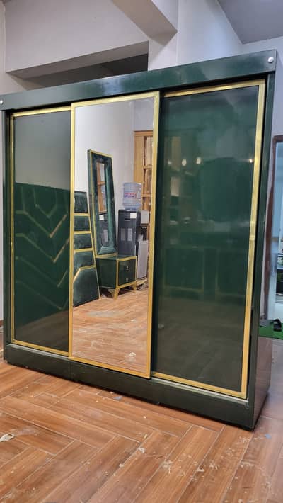 Its 8 months used wardrobe. 10/10 condition like new