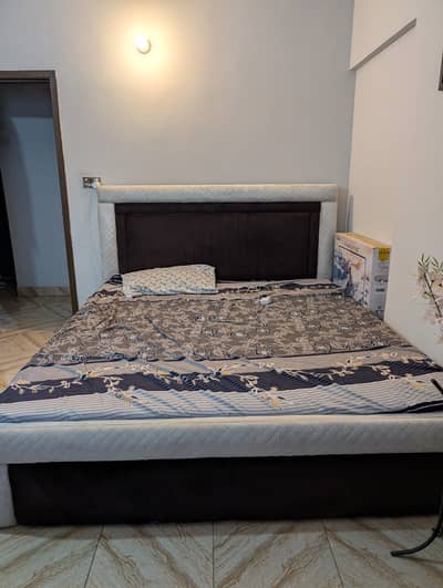 double bed with matress in cheap price and good quality