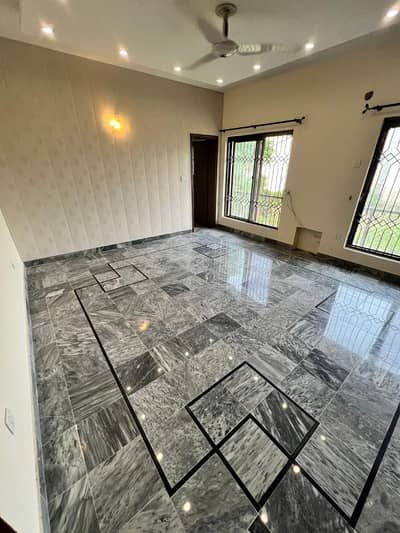 1 Kanal Upper Portion Independent Available For Rent In DHA Phase 3 Z- Block.