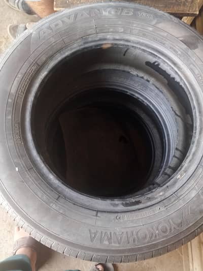 3 used tyere yaris