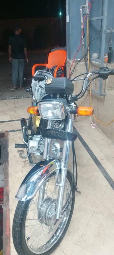 1000 sy thori c zyada chali hoi ha