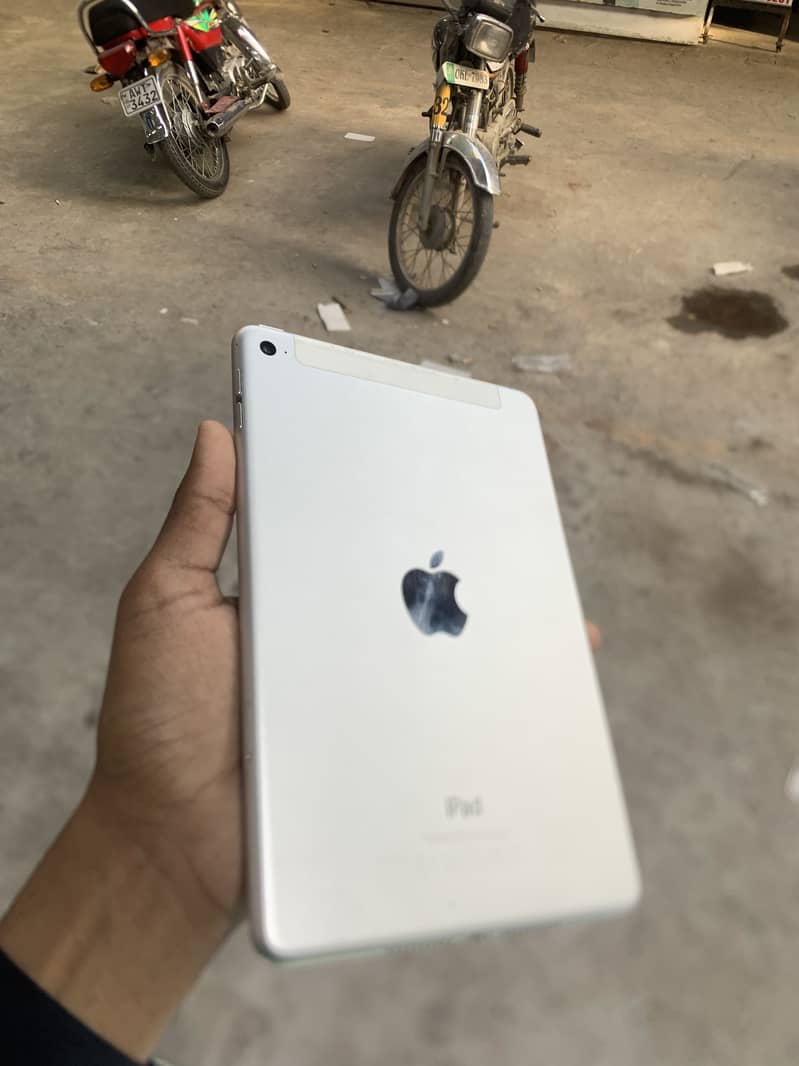 ipad mini 4 4