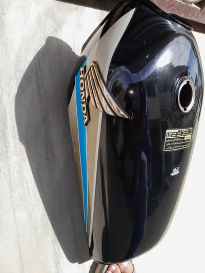 Honda 125 model 2001 genuine fuel tank and side covers