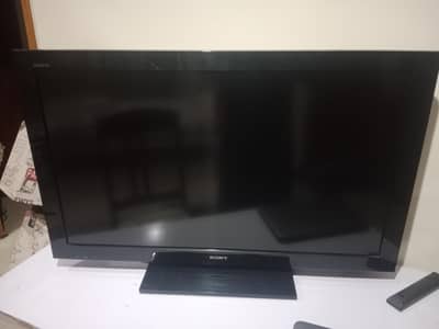 Sony LCD TV 2010 — KLV-40BX400 , 110-240V , 50/60Hz , 151W