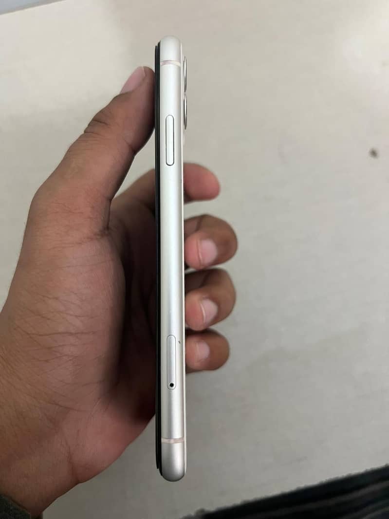 Iphone 11 E sim working 1