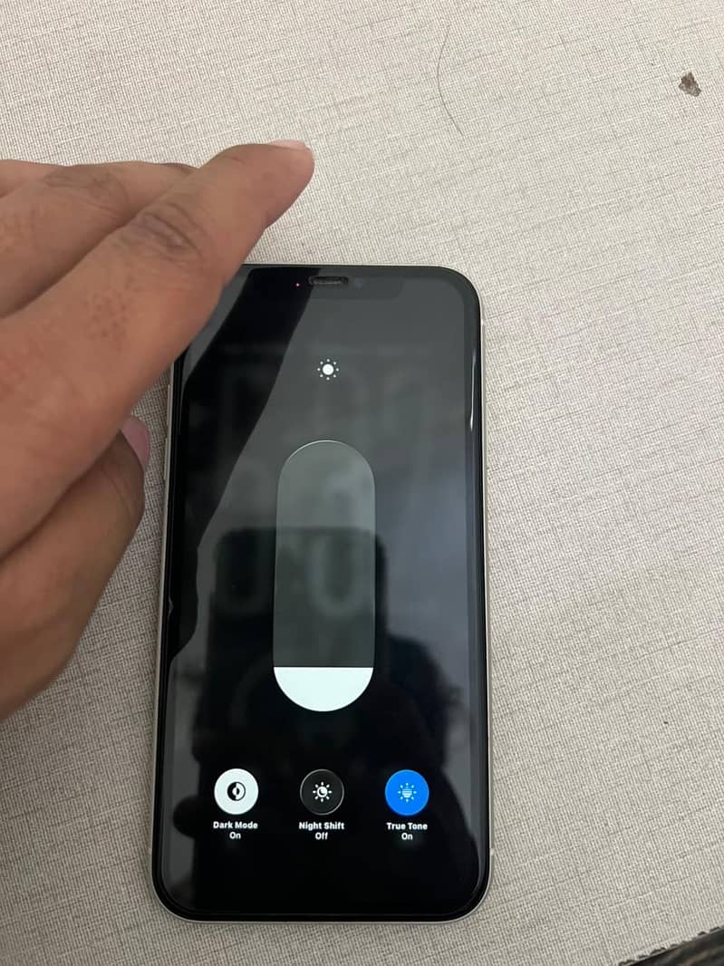 Iphone 11 E sim working 3