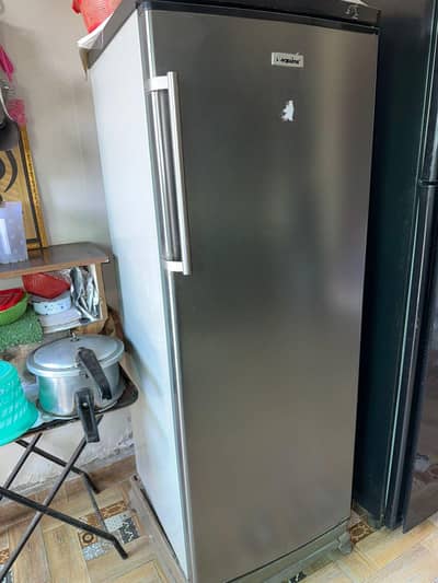 esquire vertical freezer