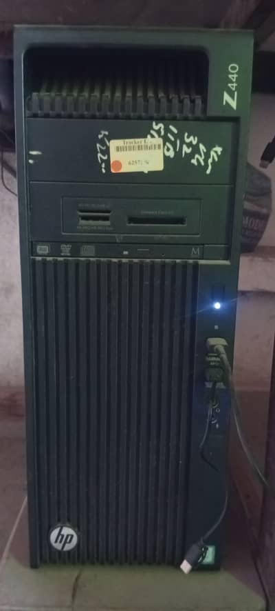 HP z440 Workstation /  Hp systme / Hp computer / Dell 22 inch LED