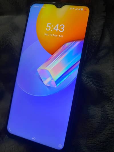 vivo y31  (4/128) with box chrger