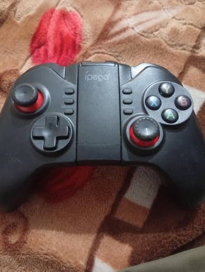 Bluetooth controller sab say mobile or PC sab say contact hota h