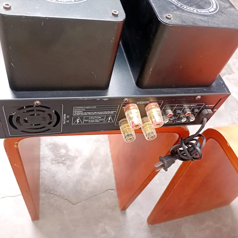 vacuum tubes amplifier 3
