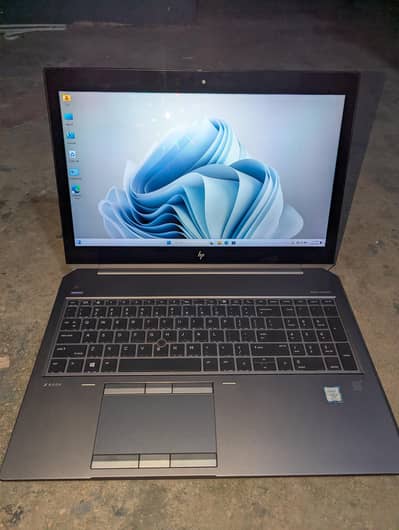 HP zbook 15 G6 Touch screen workstation 32/512 core i7 9th generation