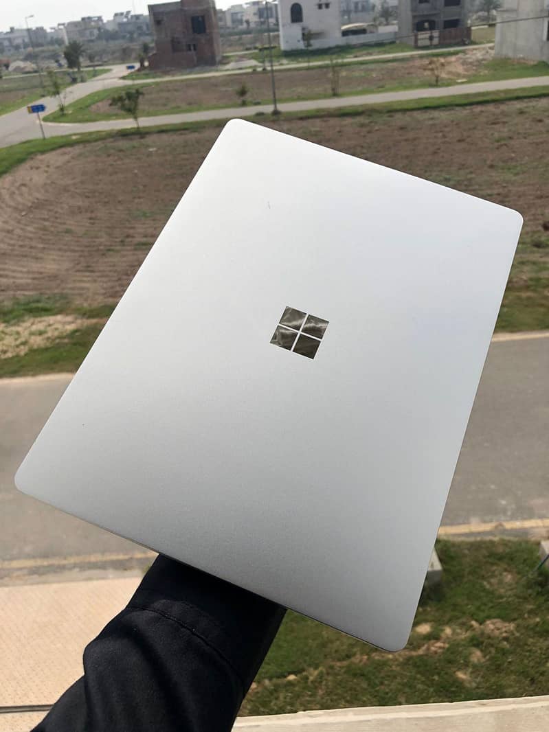 Microsoft surface - i5 (7th generation) 0