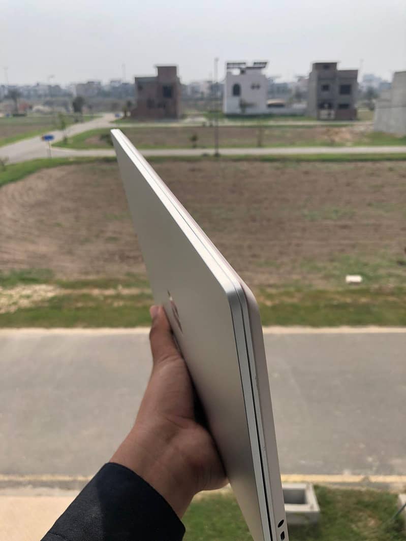 Microsoft surface - i5 (7th generation) 3